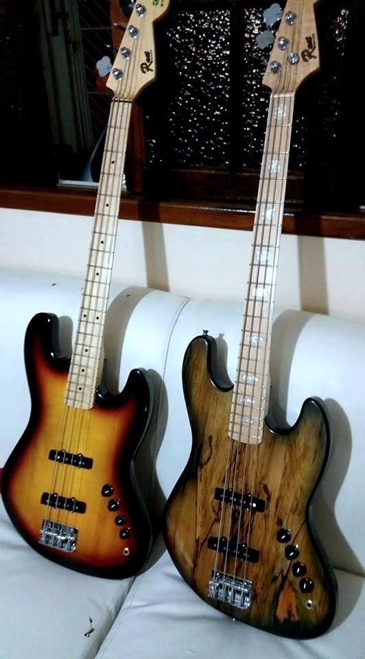 Ract Bass de 4c capitadores vintage alnico 5,BOBINA DUPLA HUNCANCELING  braço de maple pre DR  R$3.850,00 Com bags Luxo