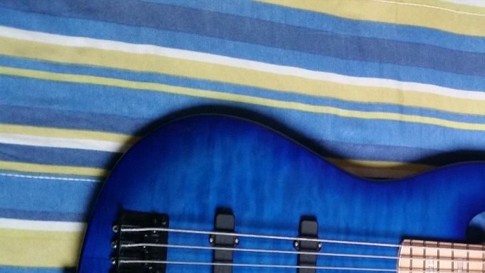Ract bass 5 cordas...top quilted Maple,Braço de Maple canadense,pickups bartoline duo coil  (huncamceling) ferrages gotho...com super bags ...R$4.850,00 Reais.....
